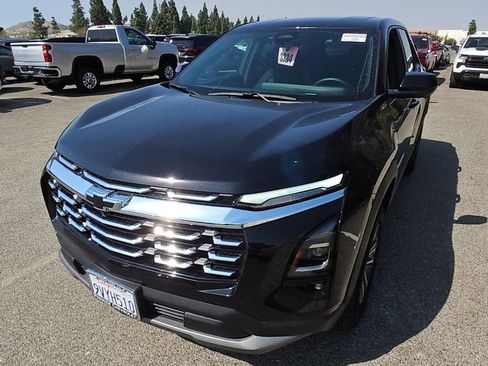Used 2026 Chevrolet Equinox LT w/ Safety and Technology Package AWD/4WD image 3