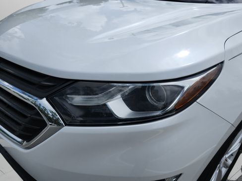 Used 2018 Chevrolet Equinox LT FWD image 34