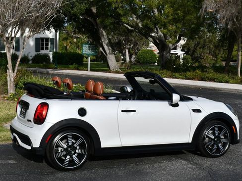 Used 2023 MINI Cooper S image 6