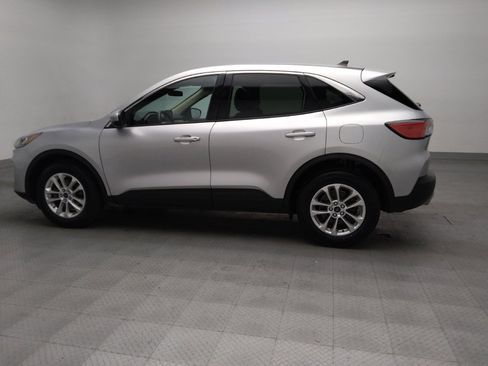 Used 2020 Ford Escape SE image 3