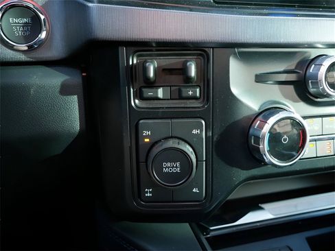 Used 2025 Ford F250 Platinum image 25