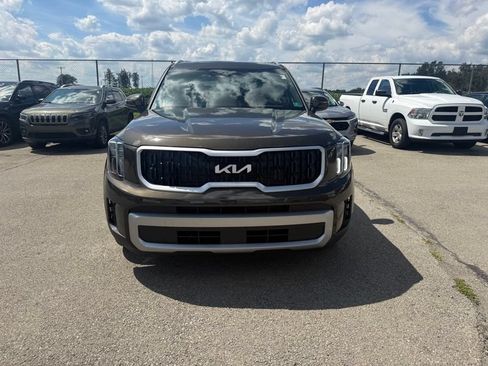 Used 2023 Kia Telluride EX AWD/4WD image 14