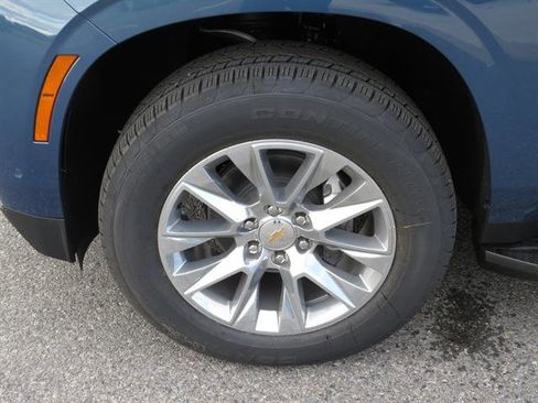 New 2025 Chevrolet Suburban Premier image 9