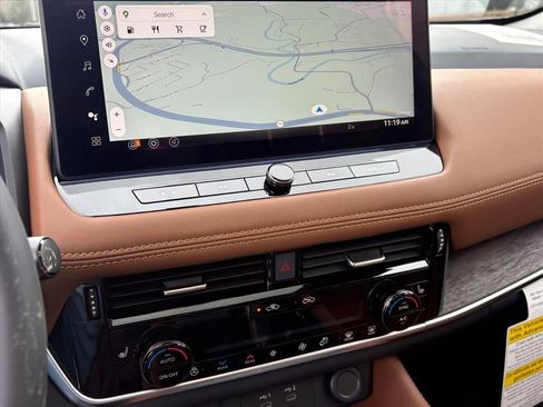 New 2026 Nissan Rogue Platinum image 9