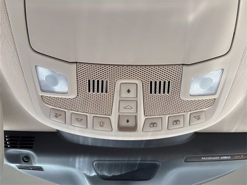 Used 2022 Lincoln Nautilus Reserve w/ Equipment Group 202A image 13