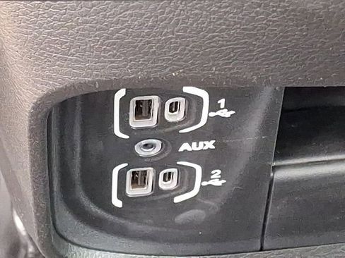 Used 2024 RAM 2500 Tradesman w/ Chrome Appearance Group image 19