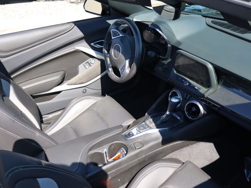 Used 2023 Chevrolet Camaro SS RWD image 9
