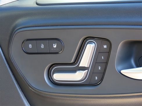 Used 2024 Mercedes-Benz Sprinter 2500 image 21