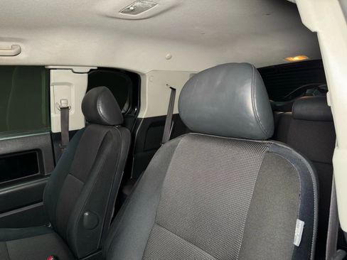 Used 2007 Toyota FJ Cruiser 4WD image 31