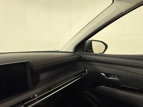 Used 2025 Hyundai Tucson Limited image 12