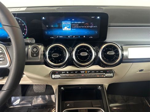 Certified 2022 Mercedes-Benz GLB 250 image 29