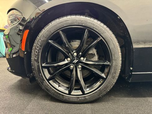 Used 2017 Dodge Charger SXT w/ Blacktop Package image 12