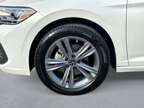 Used 2024 Volkswagen Jetta SE w/ Panoramic Sunroof Package FWD image 19