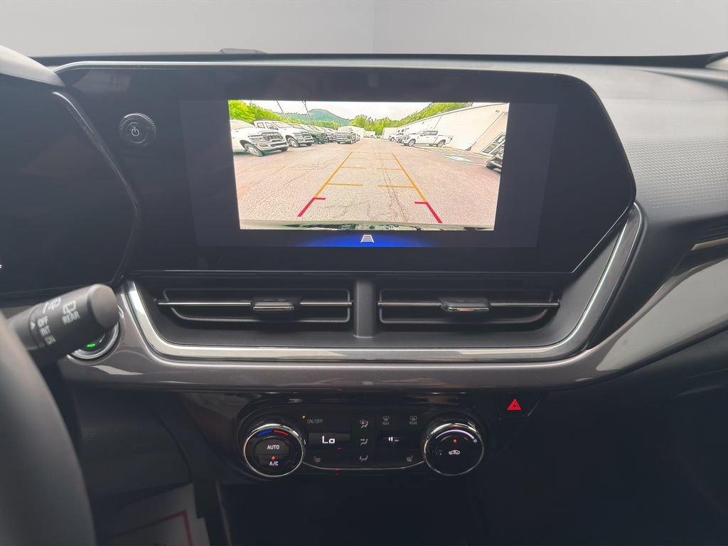 Used 2025 Chevrolet Trax ACTIV w/ Driver Confidence Package FWD image 30