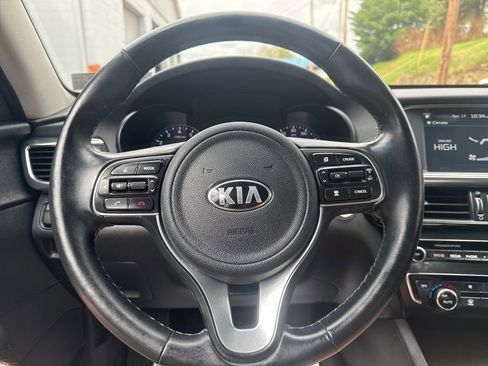 Used 2017 Kia Optima EX w/ Premium Package image 22