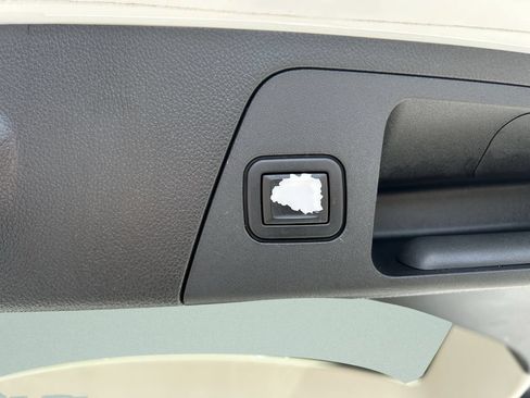 Used 2020 Buick Envision Premium AWD/4WD image 16