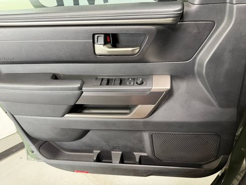 Used 2022 Toyota Tundra SR5 w/ SR5 Convenience Package AWD/4WD image 15