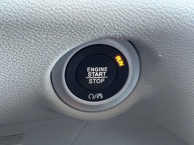 Used 2023 Chrysler Pacifica Touring-L FWD image 21
