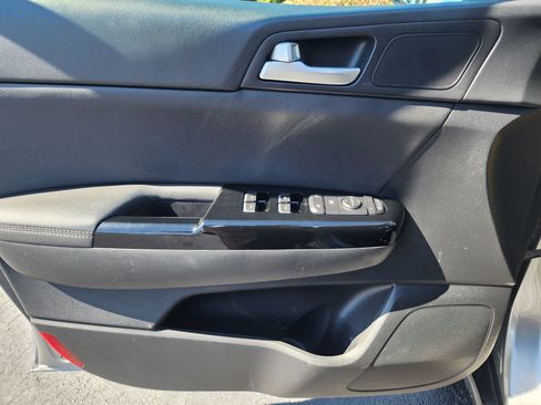 Used 2022 Kia Sportage EX image 24