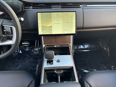 New 2026 Land Rover Range Rover SE image 17