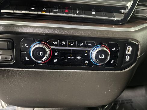Used 2025 GMC Sierra 1500 SLT AWD/4WD image 21