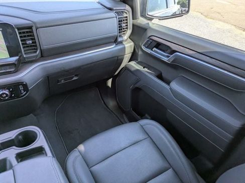 Used 2025 GMC Sierra 1500 SLT AWD/4WD image 17