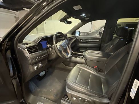 Used 2021 GMC Yukon XL Denali w/ Denali Premium Package AWD/4WD image 15