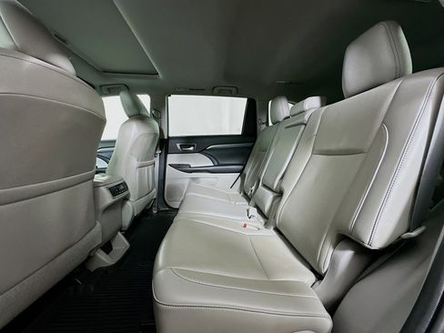 Used 2019 Toyota Highlander Limited image 30