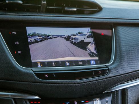 Used 2022 Cadillac XT5 Sportv w/ Technology Package AWD/4WD image 16