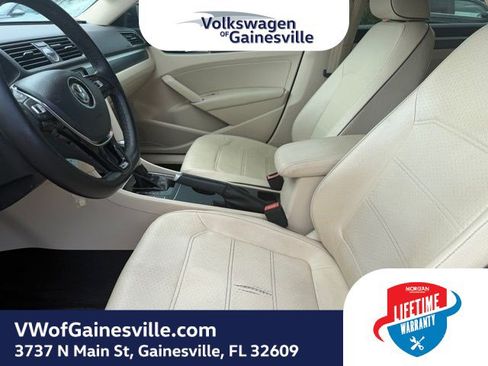 Used 2017 Volkswagen Passat 1.8T R-Line image 18