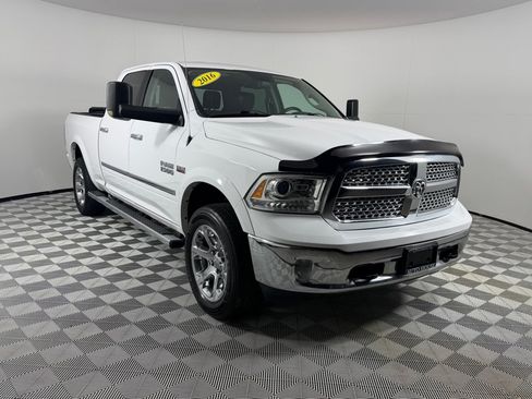 Used 2016 RAM 1500 Laramie AWD/4WD image 3