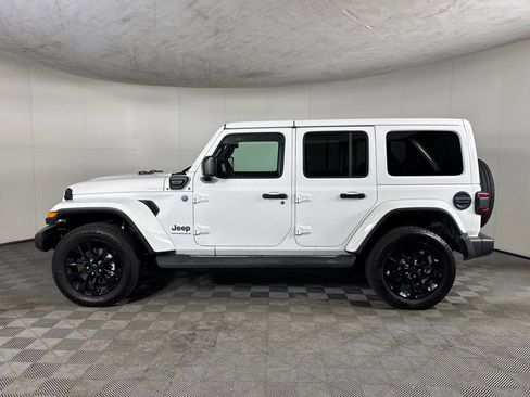 Certified 2025 Jeep Wrangler Unlimited Sahara AWD/4WD image 9