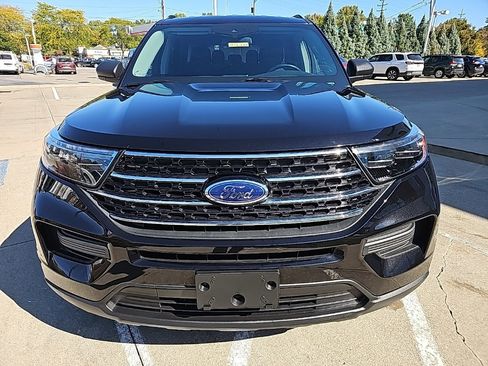 Used 2020 Ford Explorer XLT w/ Comfort Package image 6