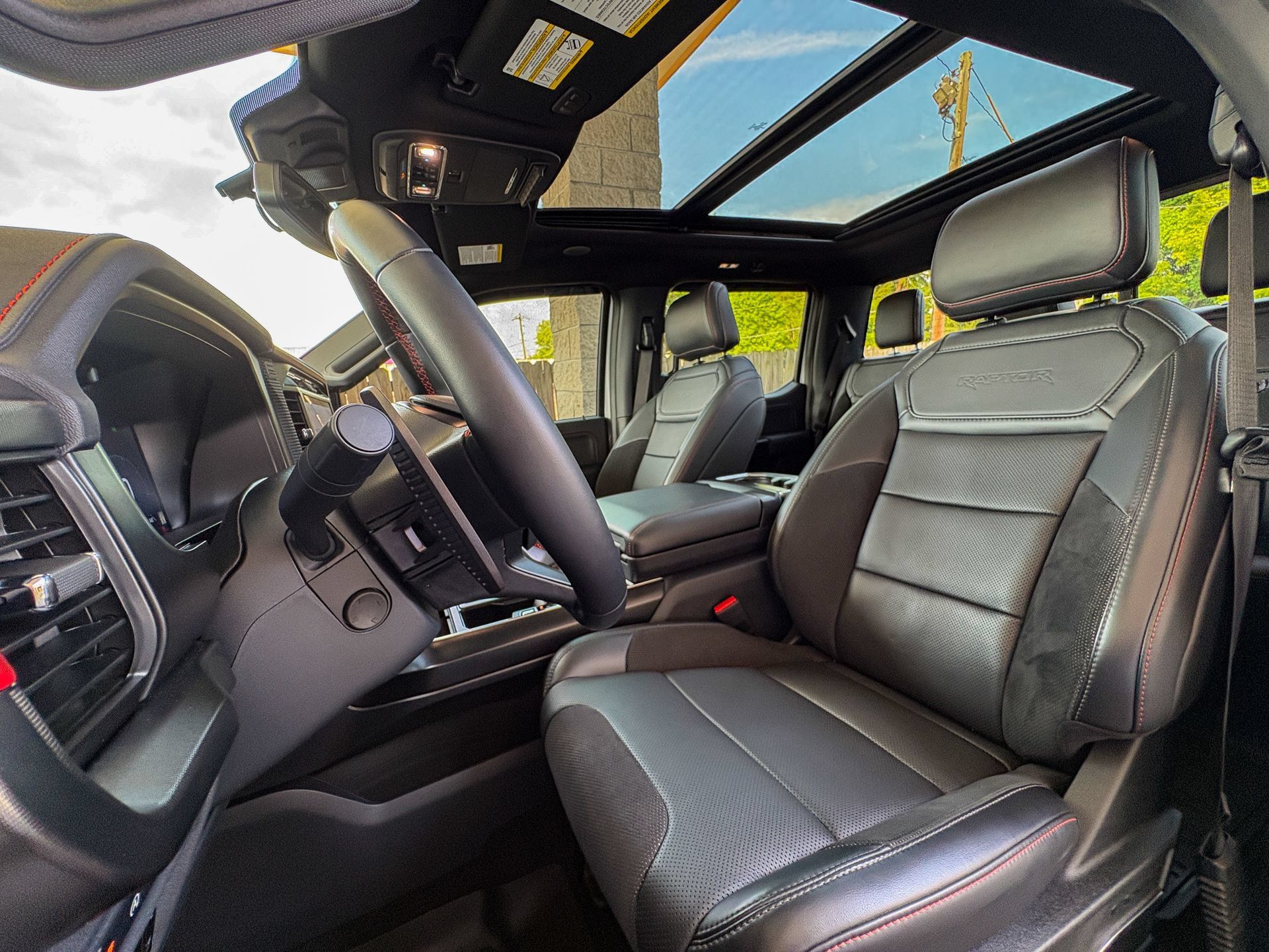 Used 2025 Ford F150 Raptor AWD/4WD image 27