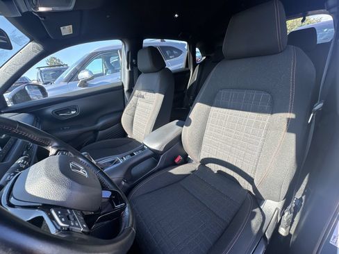 Used 2025 Honda HR-V Sport image 2