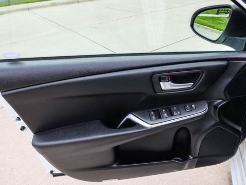 Used 2015 Toyota Camry LE FWD image 28
