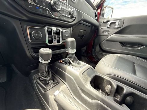 Used 2021 Jeep Wrangler Unlimited Sahara w/ Cold Weather Group AWD/4WD image 20