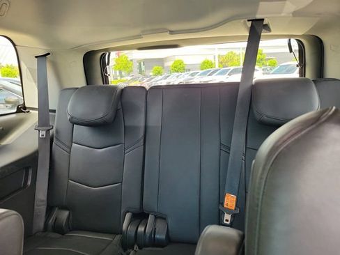 Used 2020 Cadillac Escalade Luxury RWD image 16