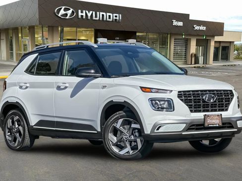 New 2026 Hyundai Venue SEL FWD image 2