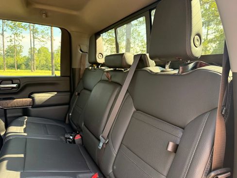 Used 2023 GMC Sierra 2500 Denali w/ Denali Ultimate Package AWD/4WD image 30