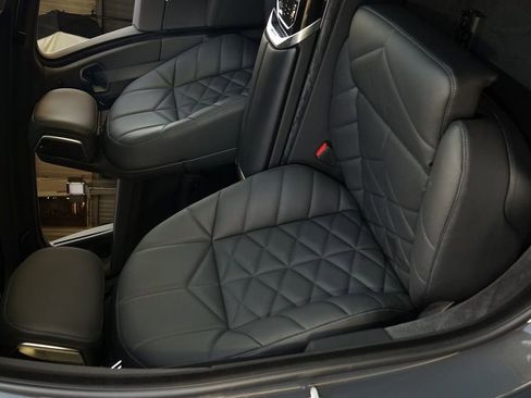 Used 2024 BMW 740i w/ Premium Package image 10