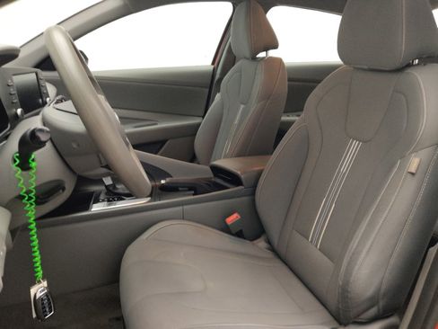 Used 2023 Hyundai Elantra SEL FWD image 17