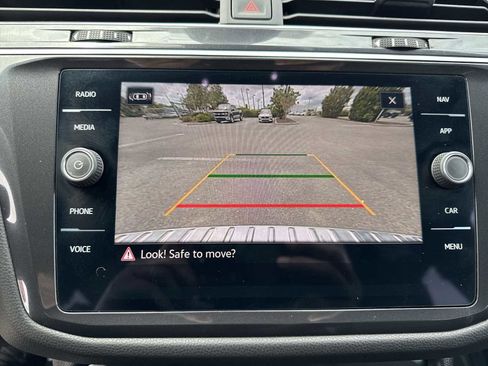 Used 2024 Volkswagen Tiguan SEL R-Line image 29