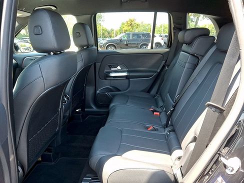 Used 2023 Mercedes-Benz GLB 250 4MATIC image 10