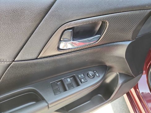 Used 2017 Honda Accord Sport image 16
