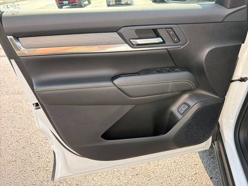 Used 2026 GMC Terrain Elevation w/ Elevation Premium Package AWD/4WD image 17