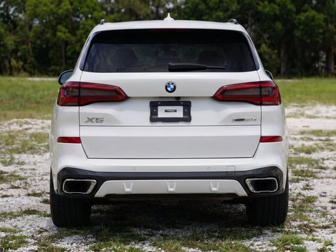 Used 2024 BMW X5 xDrive50e w/ M Sport Package AWD/4WD image 8