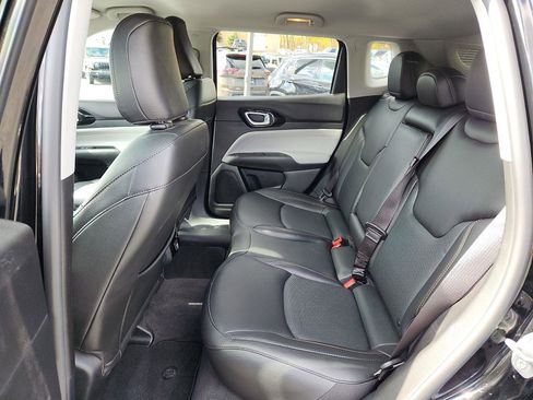 Certified 2022 Jeep Compass Limited image 11