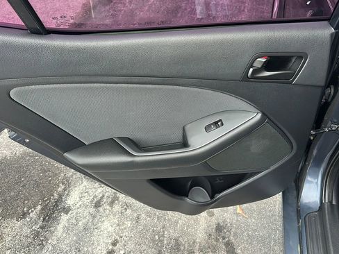 Used 2015 Kia Optima LX image 9