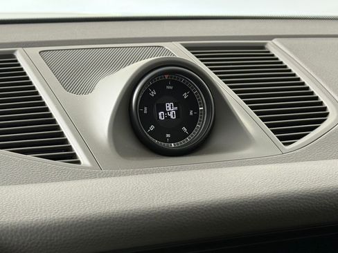 New 2025 Porsche Macan image 20